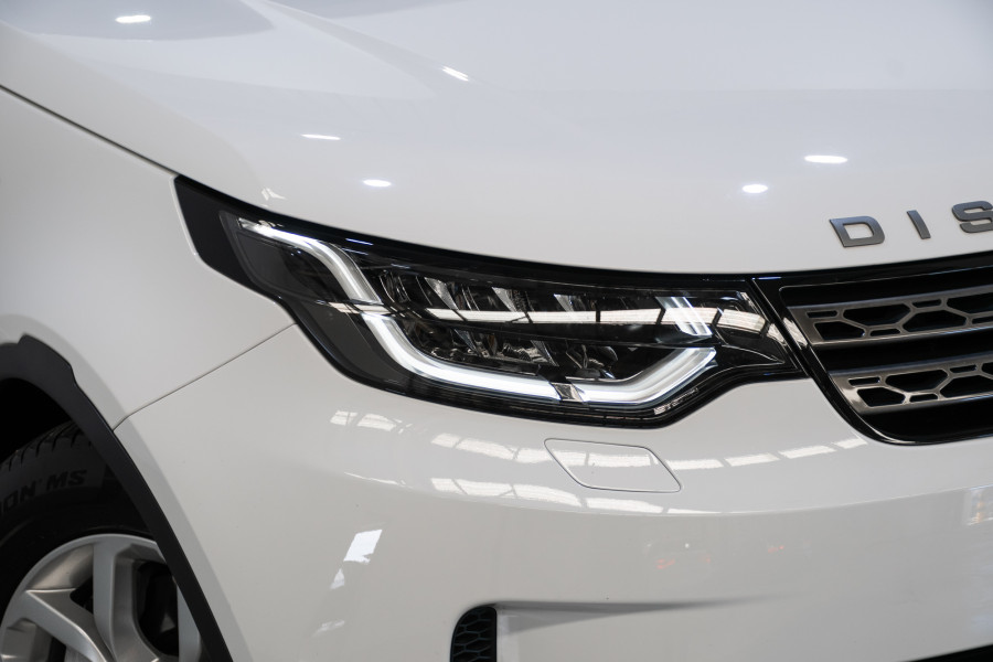 2019 Land Rover Discovery Series 5 SE SUV Image 2