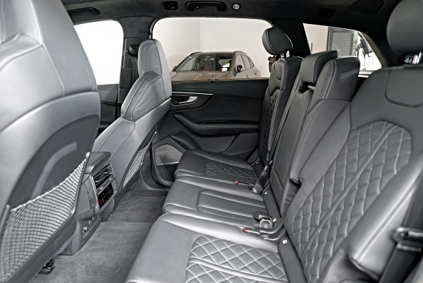 2024 Audi SQ7 4M TFSI SUV image 9