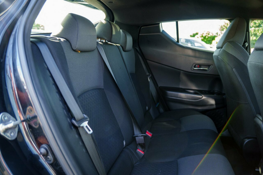 2023 Toyota C-HR NGX10R GXL SUV Image 9