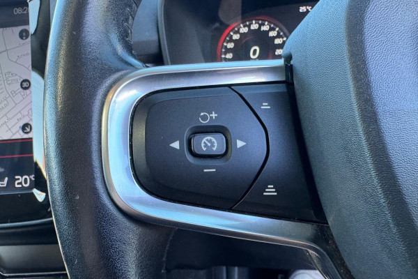 2020 Volvo XC40 XZ T4 Momentum SUV Image 22