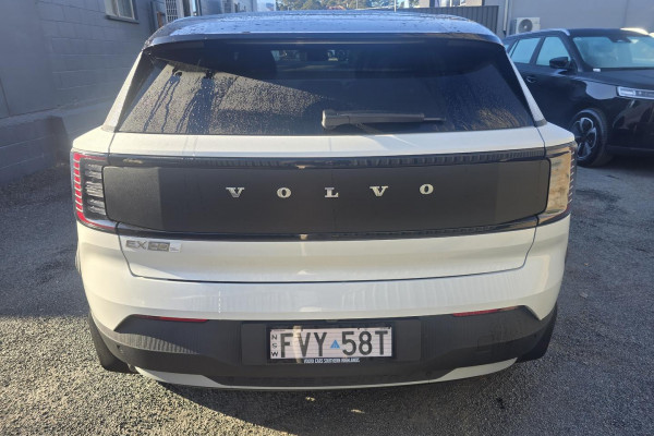 2026 Volvo EX30 Cross Country  Ultra Twin Motor Performance SUV Image 7