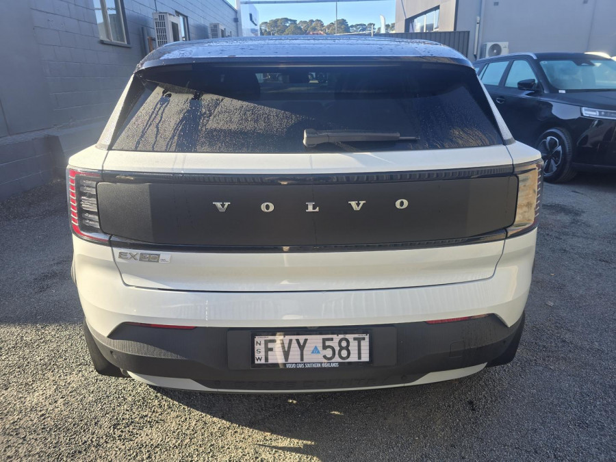 2026 Volvo EX30 Cross Country  Ultra Twin Motor Performance SUV Image 7