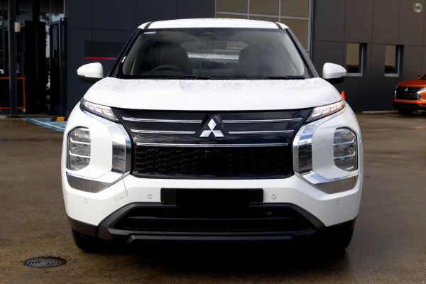 2025 Mitsubishi Outlander ZM ES SUV Image 2