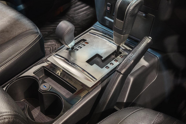 2020 Mitsubishi Pajero NX GLS SUV Image 16