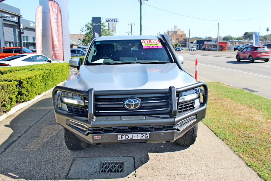2023 Toyota LandCruiser FJA300R GX SUV Image 3