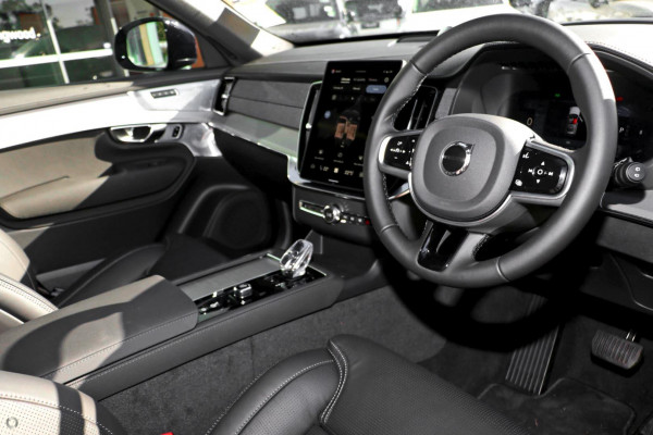 2026 Volvo XC90 L Series Black Edition SUV Image 8