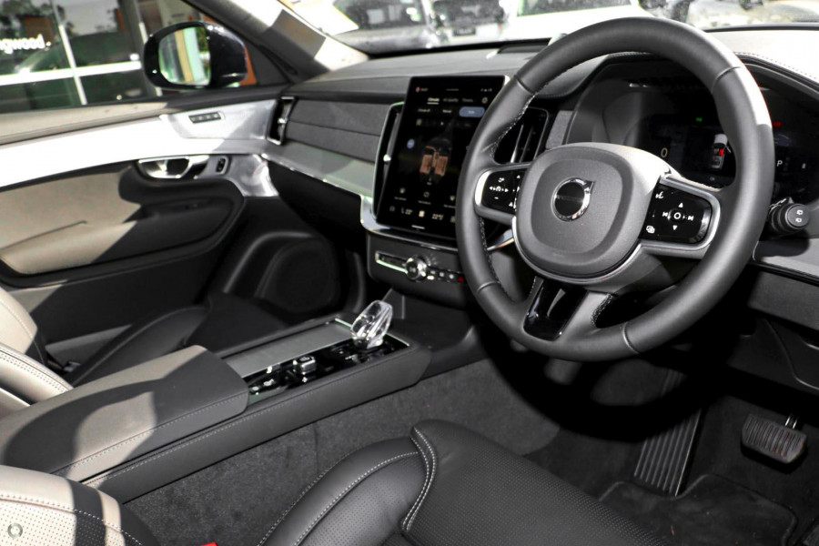 2026 Volvo XC90 L Series Black Edition SUV Image 8