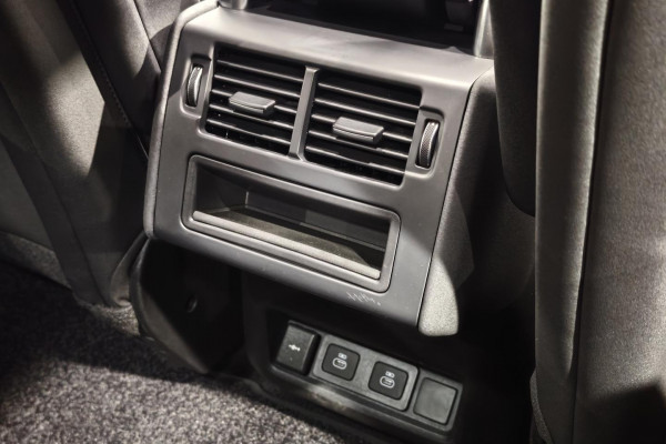 2025 Land Rover Discovery Series 5 D350 S SUV Image 19