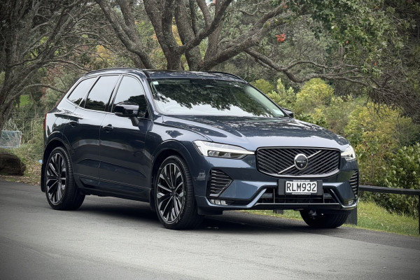 2025 Volvo XC60 UZ Ultra B5 Dark SUV Image 6
