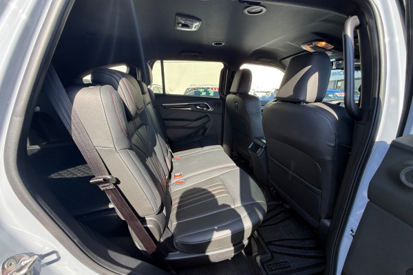 2026 Isuzu MU-X RJ X-TERRAIN SUV Image 12