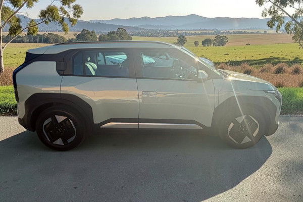 2026 MY27 Kia EV3 SV Air Long Range SUV Image 3