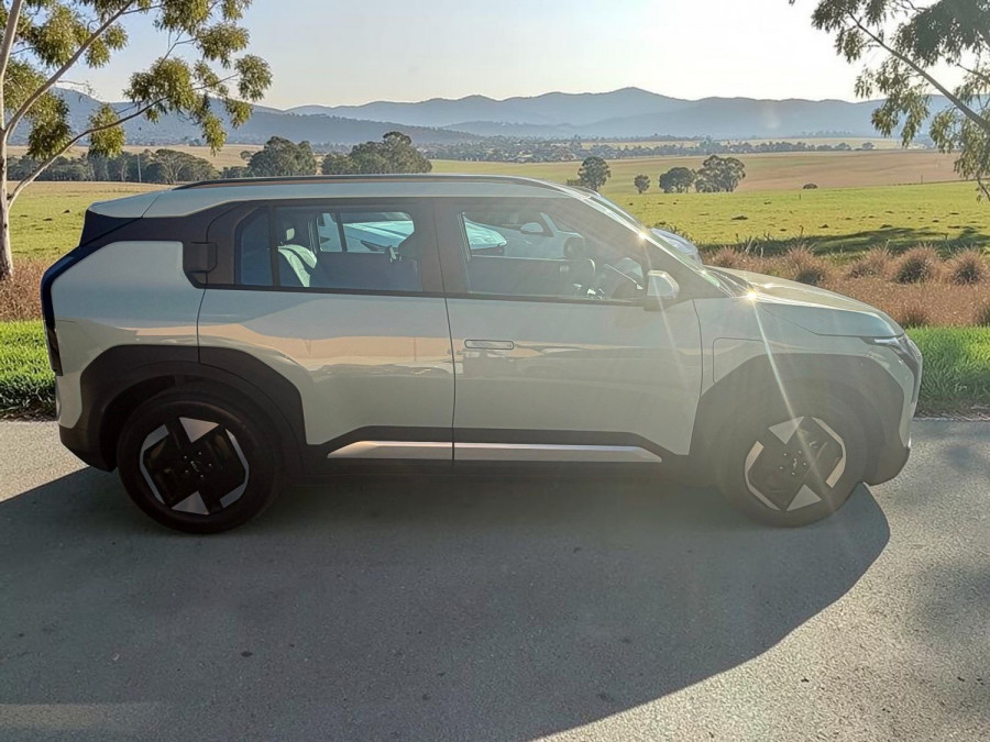 2026 MY27 Kia EV3 SV Air Long Range SUV Image 3