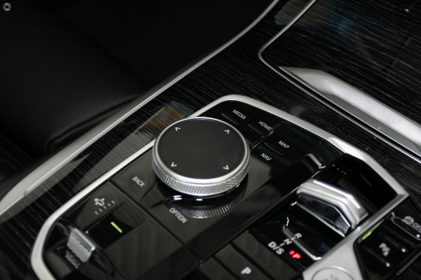 2025 BMW X7 G07 LCI xDrive40d M Sport SUV image 15