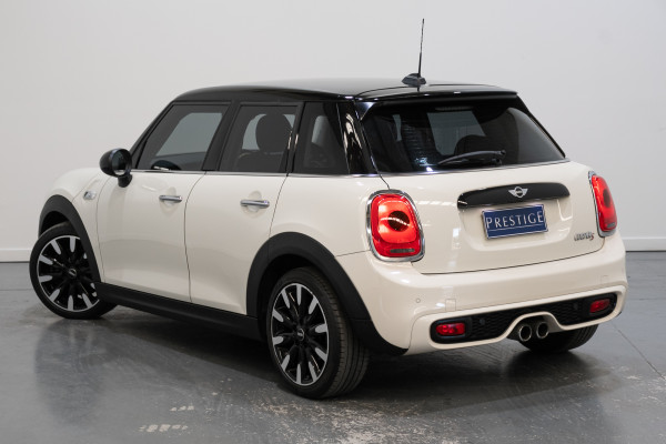 2015 MINI Cooper S Hatch Image 8