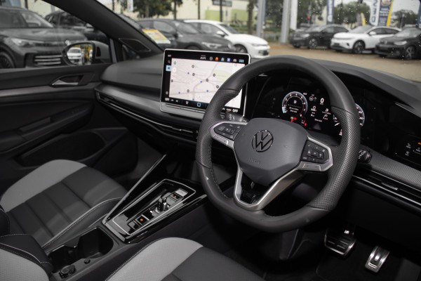 2025 Volkswagen Golf 8.5 110TSI R-Line Hatch Image 6