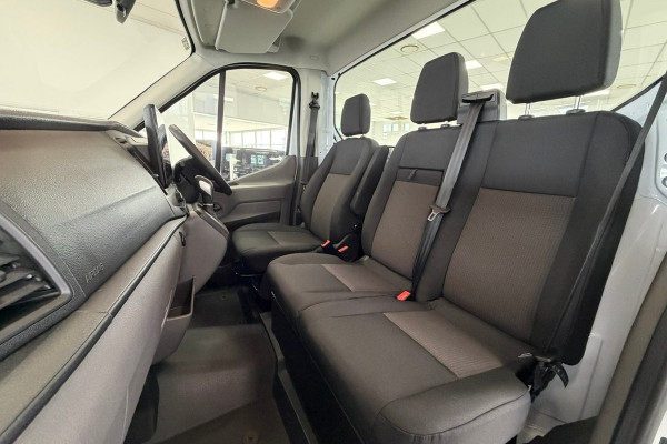 2025 MY25.75 Ford Transit VO 500E Cab Chassis Image 13