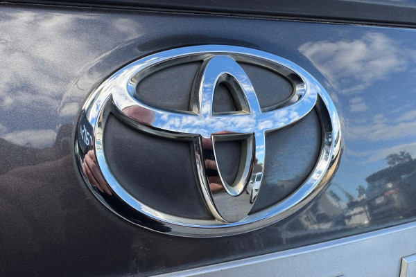 2018 Toyota Fortuner GUN156R GX SUV Image 9
