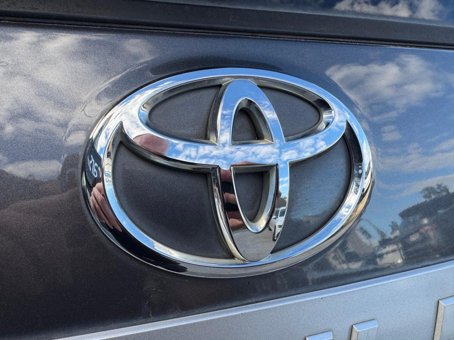 2018 Toyota Fortuner GUN156R GX SUV Image 9