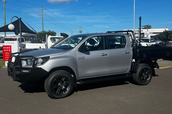 2025 MY24 Toyota HiLux GUN126R SR 48V Cab Chassis Image 2