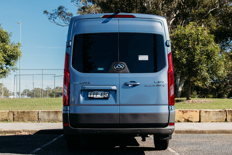 2024 LDV Deliver 9  11-Seat Bus Image 10