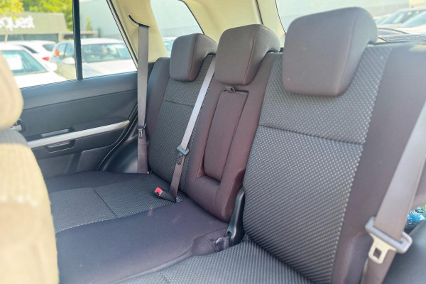 2005 Suzuki Grand Vitara JB  SUV Image 13