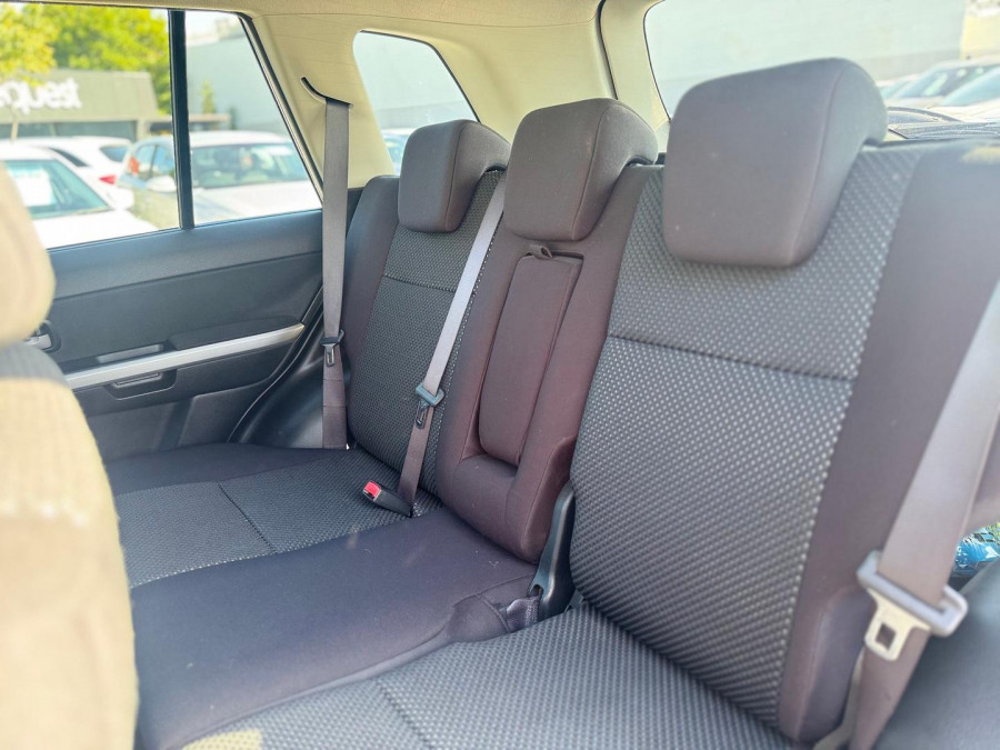 2005 Suzuki Grand Vitara JB  SUV Image 13