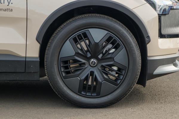2026 Volvo EX30 Cross Country  Ultra Twin Motor Performance SUV Image 21