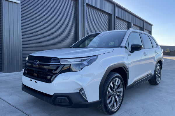 2026 Subaru Forester S6 Hybrid Touring SUV Image 5
