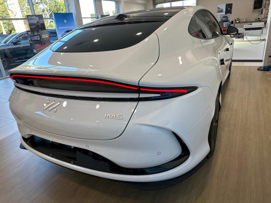 2026 MY25 MG IM5 P12L Premium Hatch Image 4