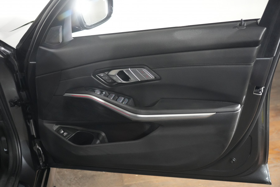 2021 BMW 3 Series 30i M Sport Sedan Image 31