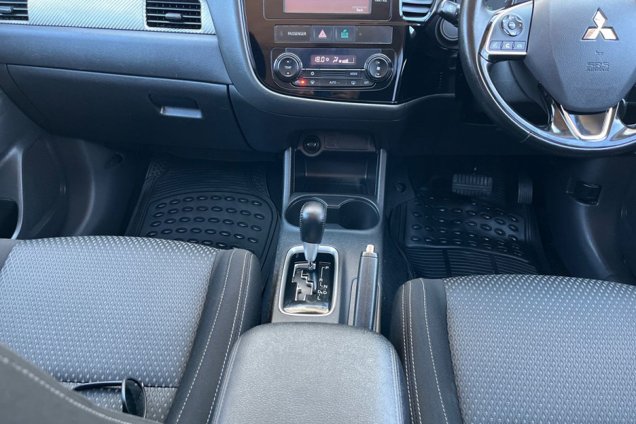 2015 MY16 Mitsubishi Outlander ZK LS SUV Image 17