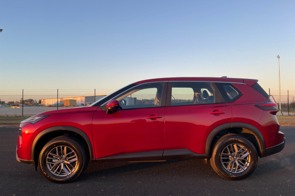 2026 Nissan X-Trail T33 ST SUV Image 4