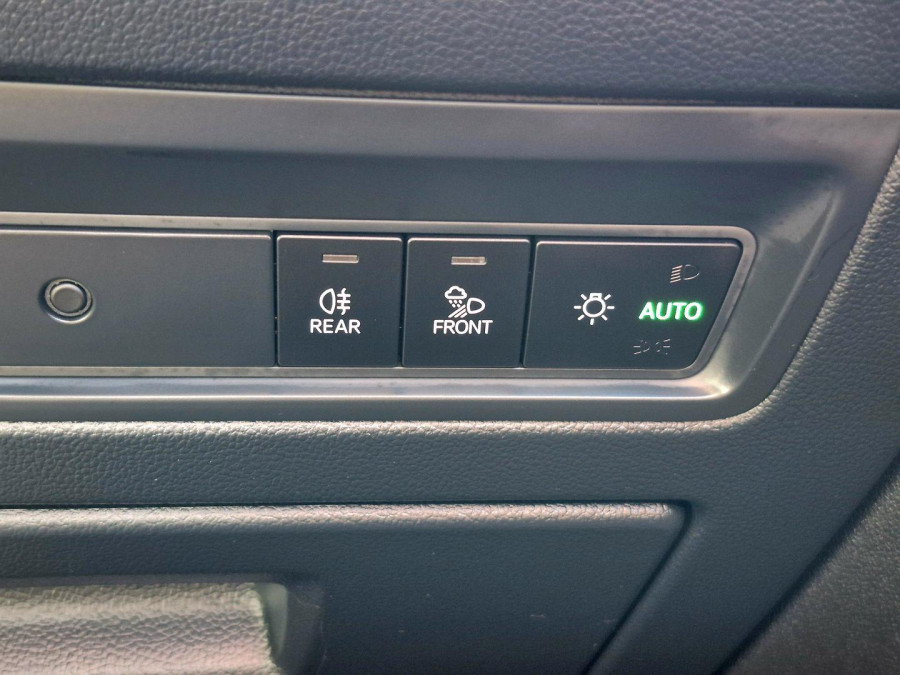 2020 MY21 Volkswagen Touareg CR 210TDI R-Line SUV Image 21