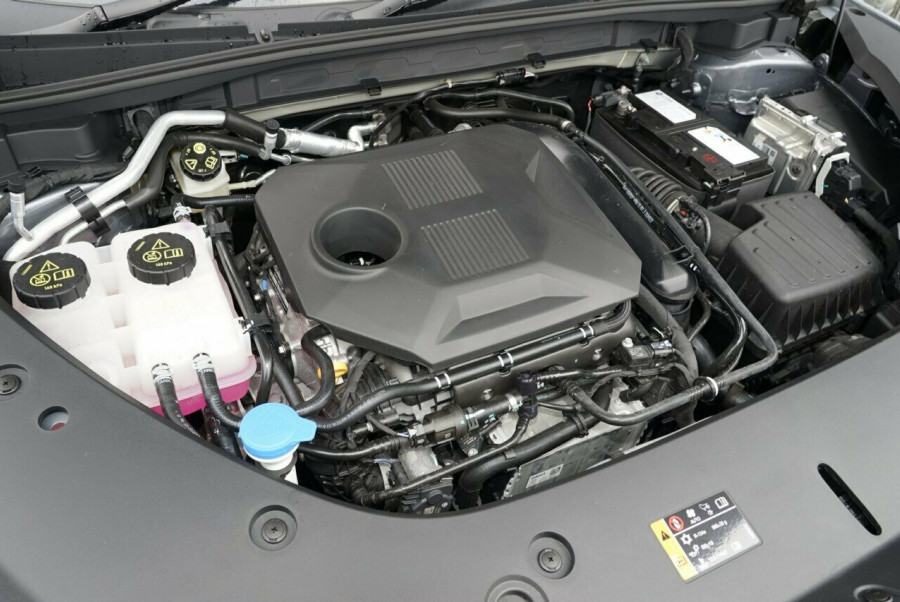 2024 MY24.5 MG HS AS33 Essence SUV Image 12