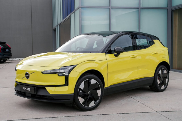 2024 MY25 Volvo EX30  Single Motor Extended Range Plus SUV Image 2