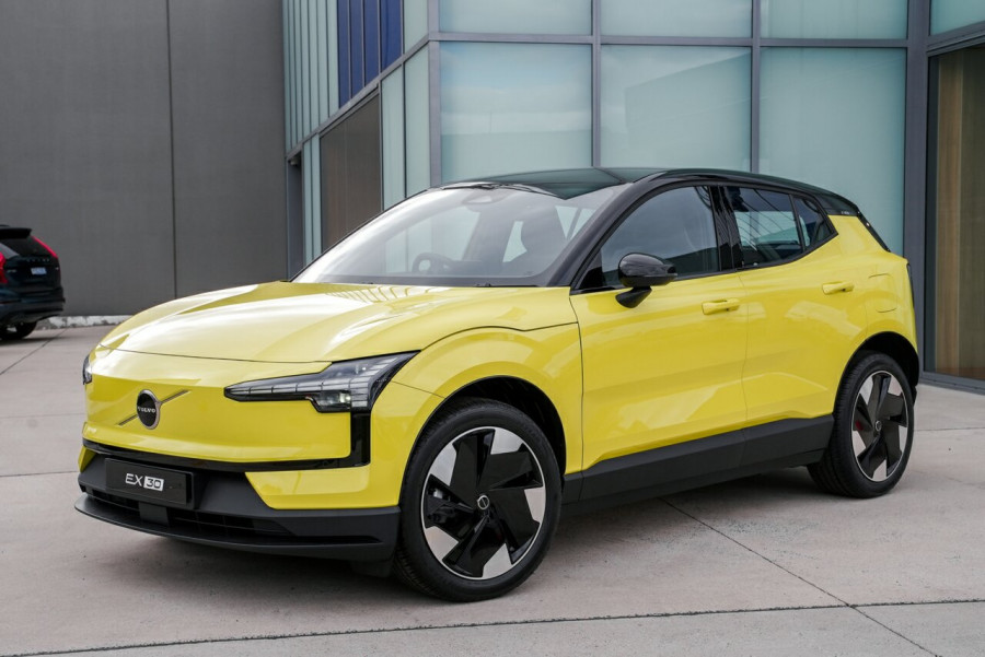 2024 MY25 Volvo EX30  Single Motor Extended Range Plus SUV Image 2