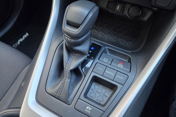 2021 Toyota RAV4 MXAA52R GX SUV Image 18