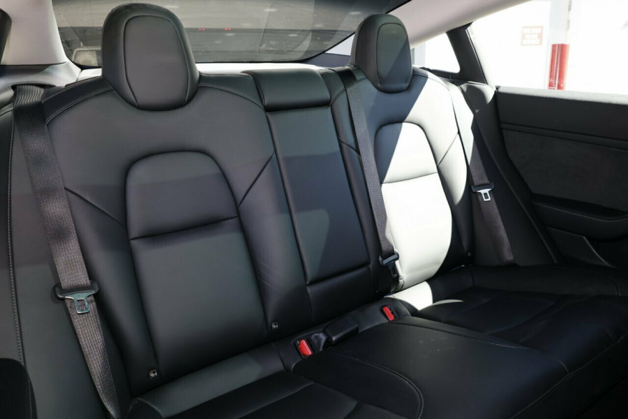 2022 Tesla Model 3  Long Range Sedan Image 9