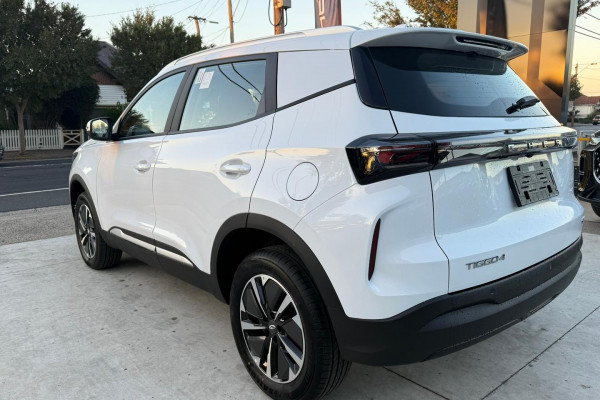2026 Chery Tiggo 4  Hybrid Urban SUV Image 4