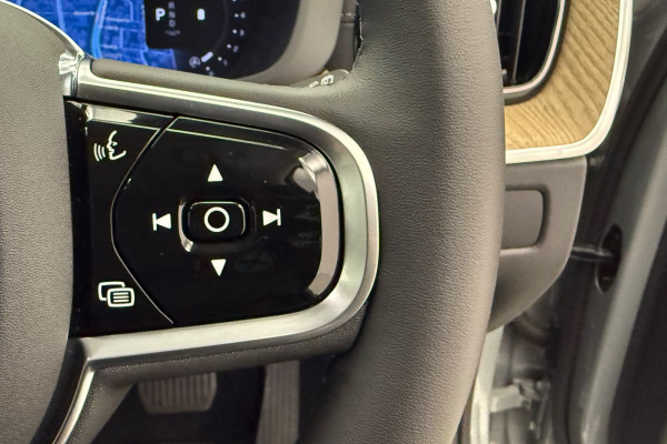 2025 MY26 Volvo XC60 UZ Ultra B5 Dark SUV Image 20