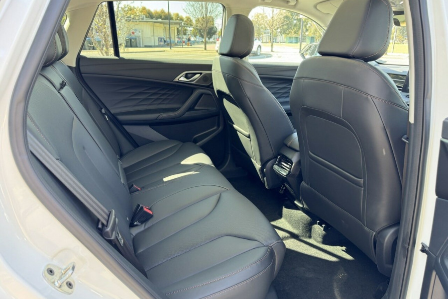 2024 MY25 MG HS AS33 Essence SUV Image 23