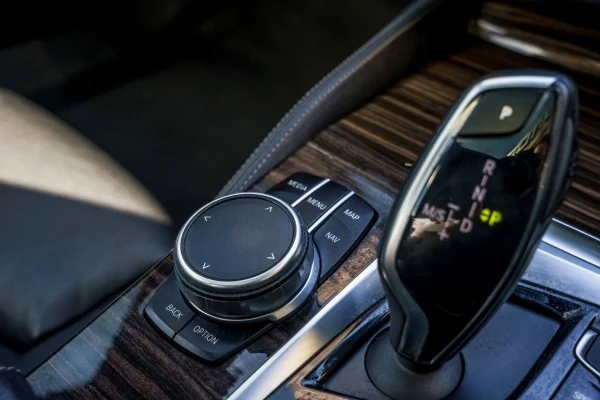 2017 BMW 5 Series G30 520d Luxury Line Sedan Image 20