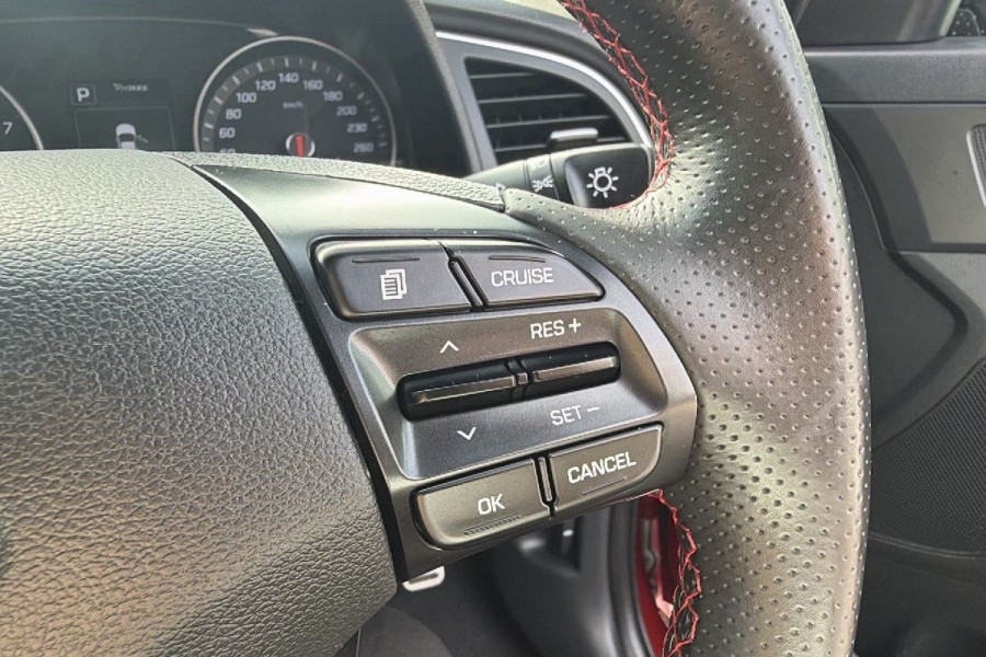 2018 Hyundai Elantra AD SR Sedan Image 13