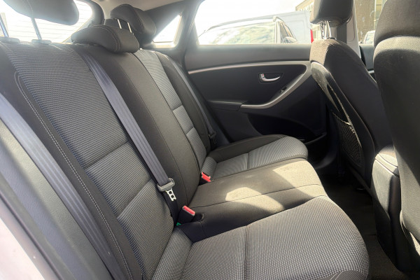 2015 MY16 Hyundai i30 GD3 Series II Active Hatch Image 18