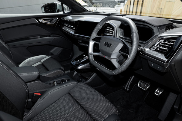 2025 Audi Q4 e-tron F4 45 SUV