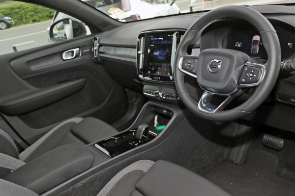 2023 Volvo C40 XK Recharge Twin SUV Image 6