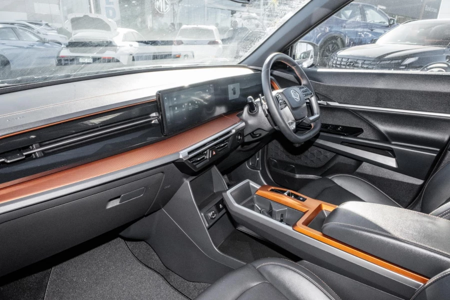 2025 KGM Torres J116 Adventure SUV Image 8