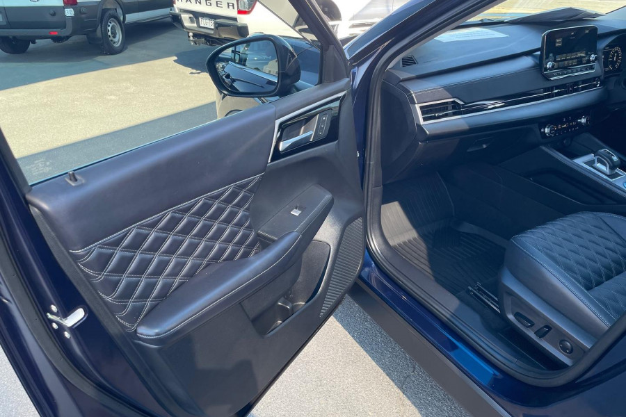 2022 MY23 Mitsubishi Outlander ZM Exceed SUV Image 27