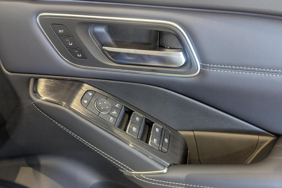 2024 Nissan QASHQAI J12 Ti e-POWER SUV Image 16