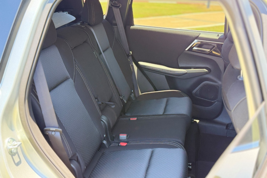 2024 Mitsubishi Outlander ZM LS SUV Image 10